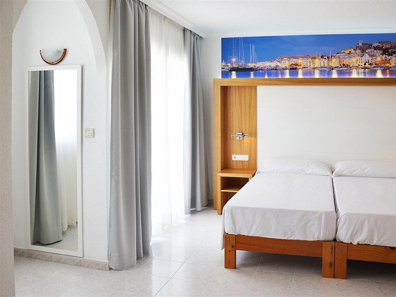 Hotel Apartamentos Vibra San Marino Sant Antoni de Portmany Exterior foto